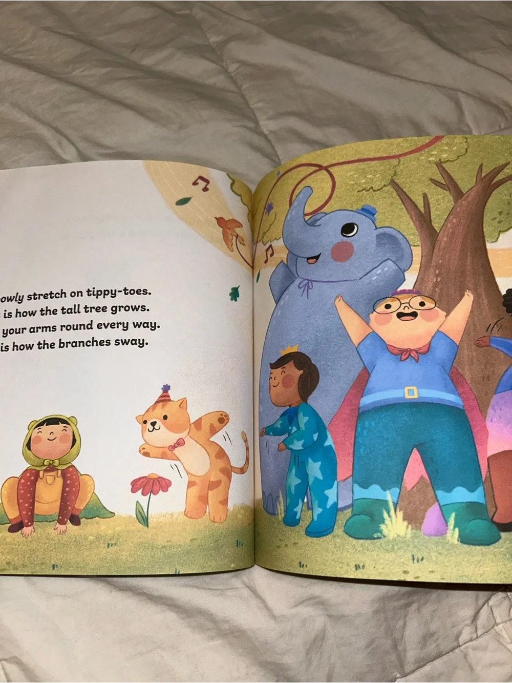 Stomp, Wiggle, Clap, and Tap: My First Book of Dance by Rachelle Burk, PB, 2021